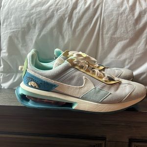 NIKE SUN CLUB